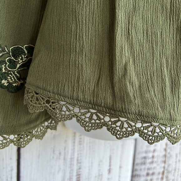 Time and Tru Embroidered Floral Bell Long Sleeve Olive Blouse Size S (4-… - Picture 8 of 16